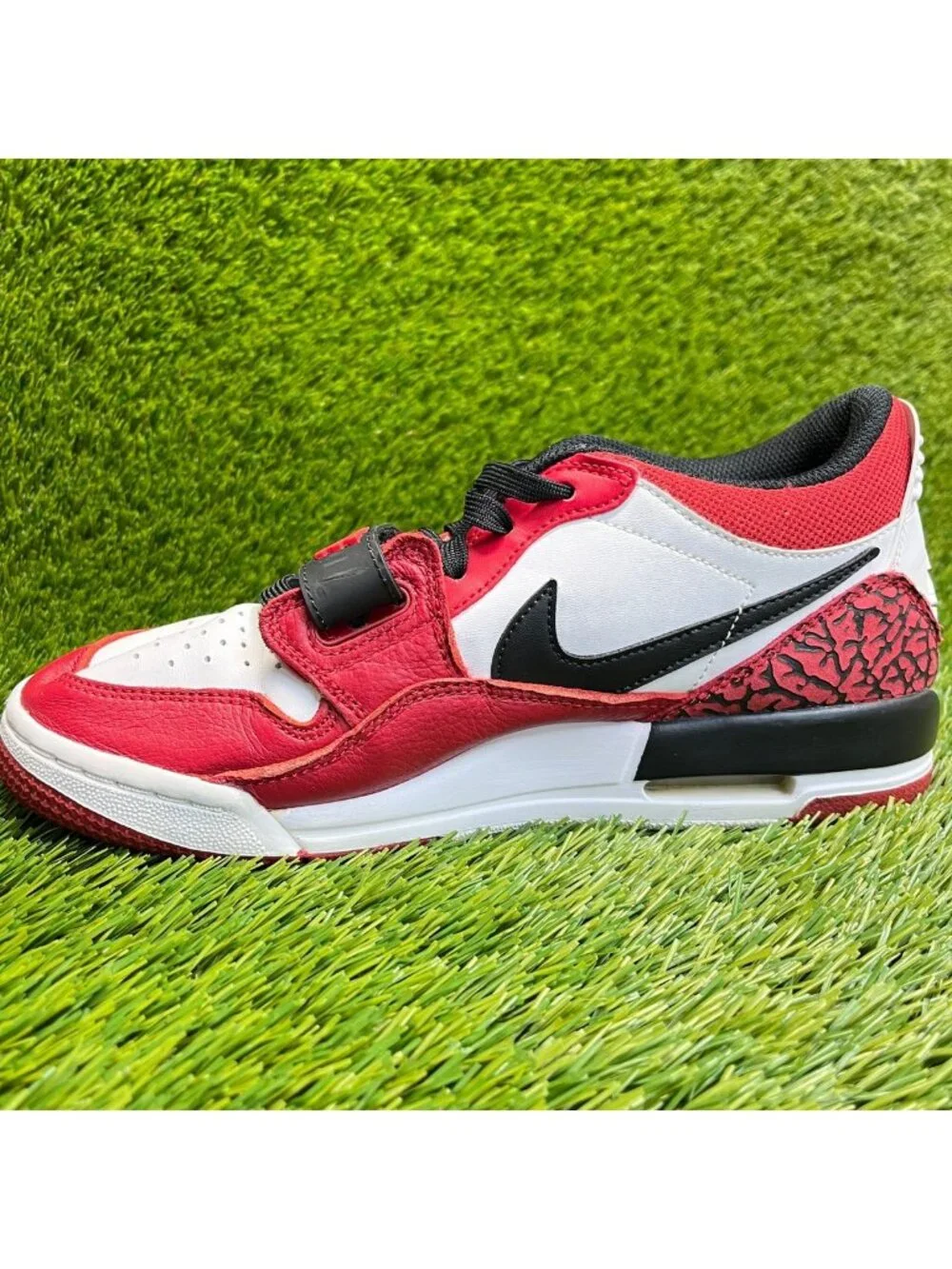 Nike Air Jordan Legacy 312 Low Boys Size 7Y Red White Basketball Shoes Sneaker